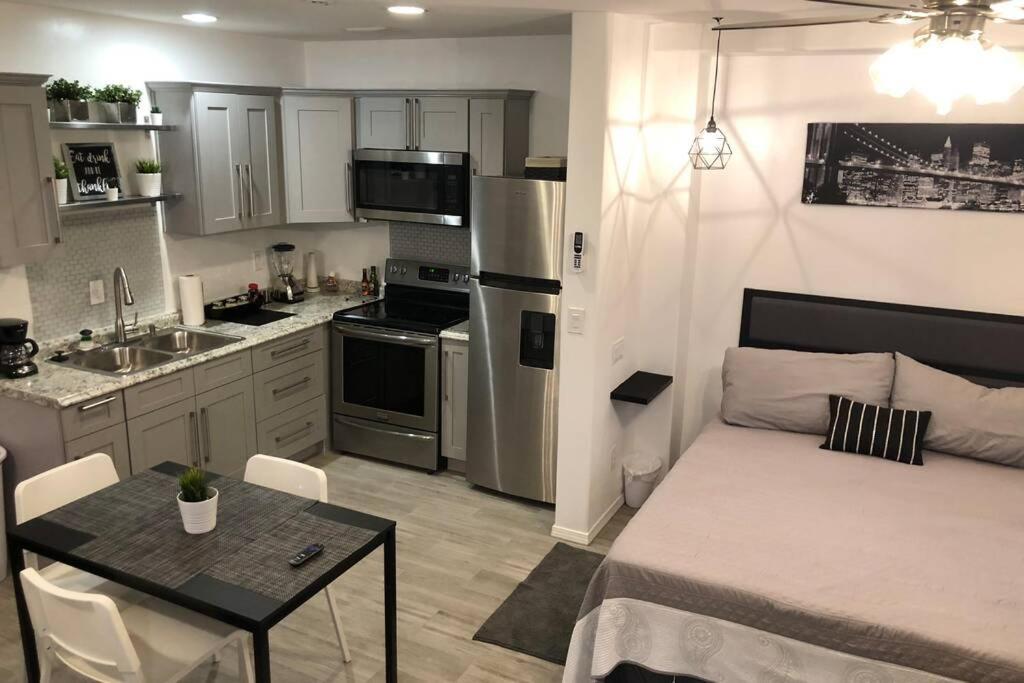 New 2 Bedroom Luxury Apartment -Great Location -Modern Пуэрто-Пеньяско Экстерьер фото