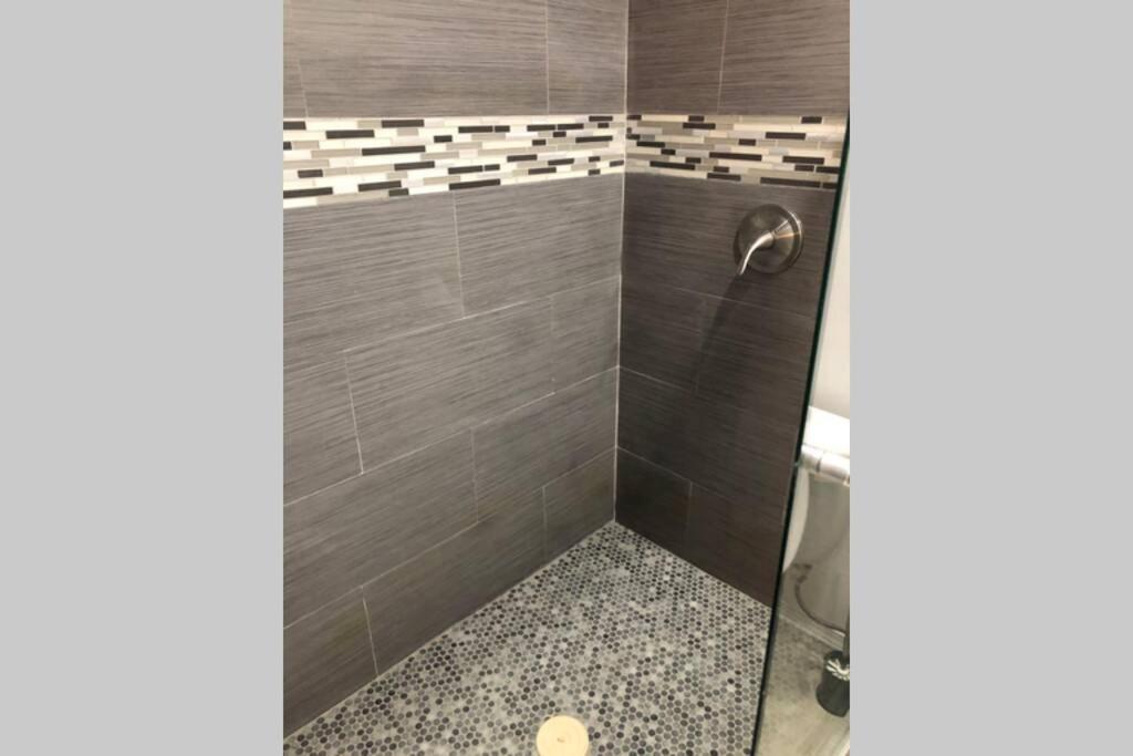 New 2 Bedroom Luxury Apartment -Great Location -Modern Пуэрто-Пеньяско Экстерьер фото