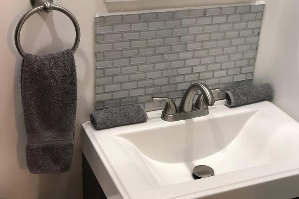 New 2 Bedroom Luxury Apartment -Great Location -Modern Пуэрто-Пеньяско Экстерьер фото